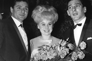 Barbara Windsor with Ronnie Knight and Reggie Kray